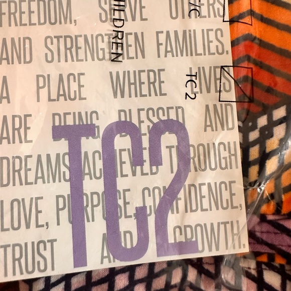 New In packaging LuLaRoe TC2 - Picture 2 of 3